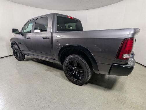2024 RAM 1500 Classic Warlock Crew Cab 4x2 5'7' Box