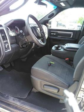 2024 RAM 1500 Classic Warlock Crew Cab 4x2 5'7' Box