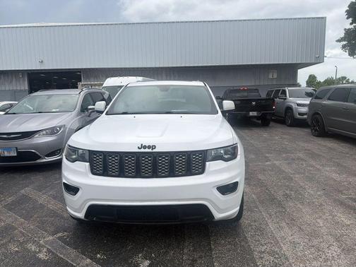 Bright White Clearcoat 2018 Jeep Grand Cherokee Altitude