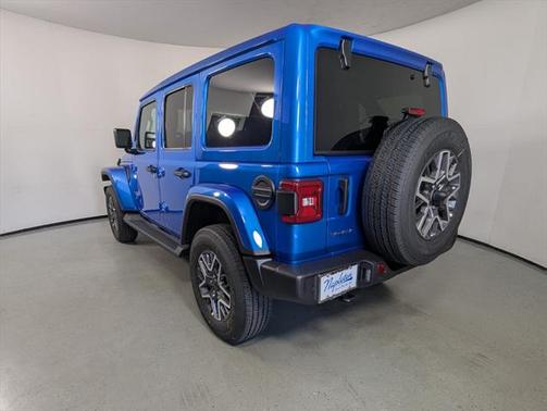 2025 Jeep Wrangler 4-Door Sahara 4x4