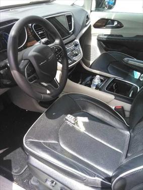 2023 Chrysler Pacifica Hybrid Limited