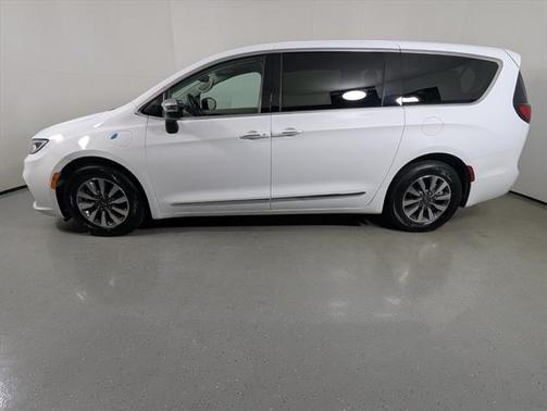 2023 Chrysler Pacifica Hybrid Limited