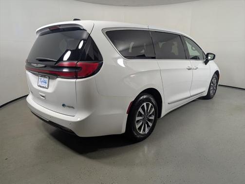 2023 Chrysler Pacifica Hybrid Limited