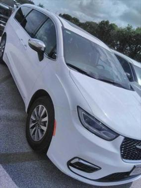2023 Chrysler Pacifica Hybrid Limited
