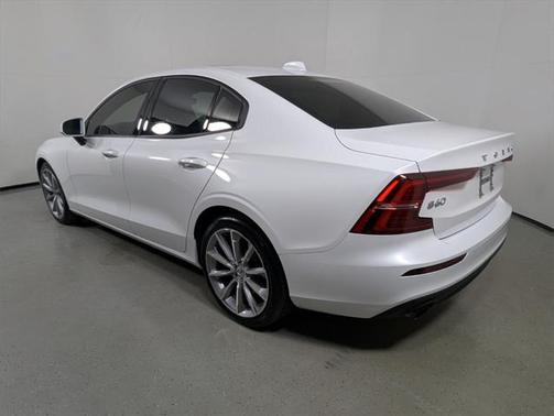 2021 Volvo S60 T5 Momentum