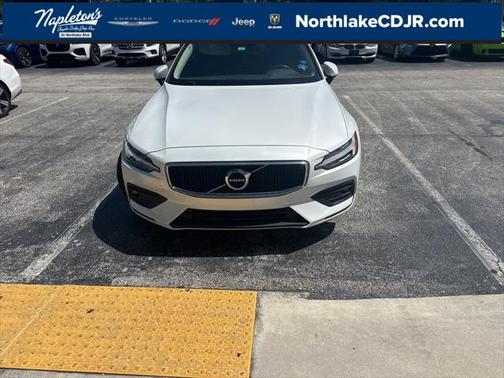2021 Volvo S60 T5 Momentum