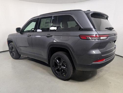 baltic gray metallic clearcoat 2026 Jeep Grand Cherokee Limited