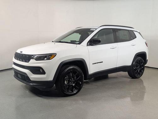 Bright White Clearcoat 2026 Jeep Compass Latitude