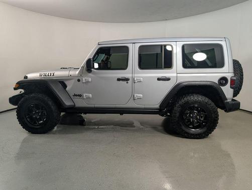 Silver Zynith Clearcoat 2024 Jeep Wrangler Willys