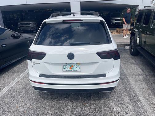 2021 Volkswagen Tiguan 2.0T SE R-Line Black