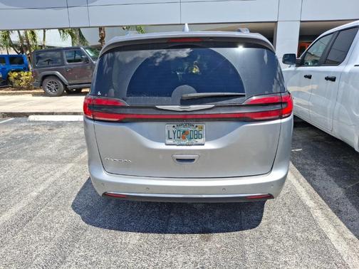 2021 Chrysler Pacifica Touring L