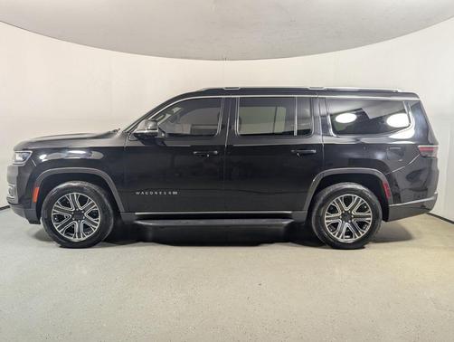 Diamond Black Crystal Pearlcoat 2022 Jeep Wagoneer Series III 4x2