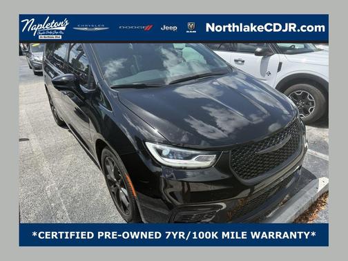 Diamond Black Crystal Pearlcoat 2024 Chrysler Pacifica Limited