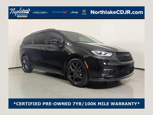 Diamond Black Crystal Pearlcoat 2024 Chrysler Pacifica Limited