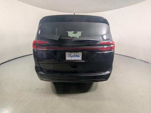 2025 Chrysler Pacifica L
