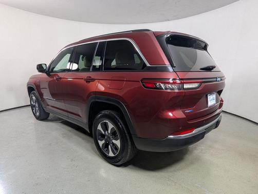 Velvet Red Pearlcoat 2022 Jeep Grand Cherokee 4xe Base