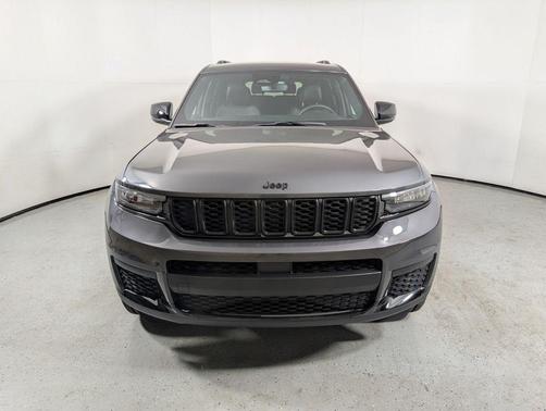 Baltic Gray Metallic Clearcoat 2023 Jeep Grand Cherokee L Altitude