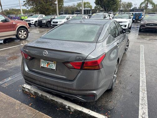 2020 Nissan Altima SR FWD