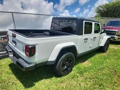 2021 Jeep Gladiator Willys 4x4