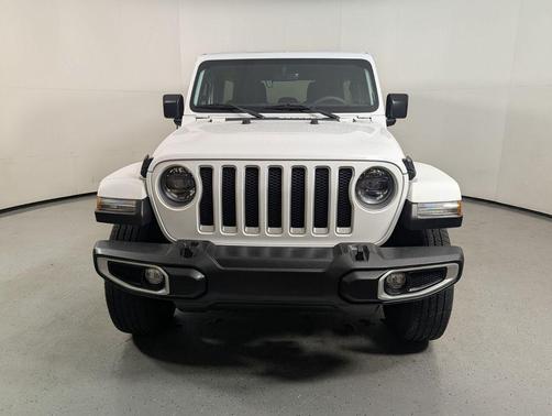 Bright White Clearcoat 2023 Jeep Wrangler 4-Door Sahara 4x4