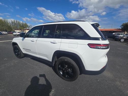 2023 Jeep Grand Cherokee Altitude