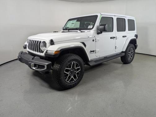 2025 Jeep Wrangler 4-Door Sahara 4x4