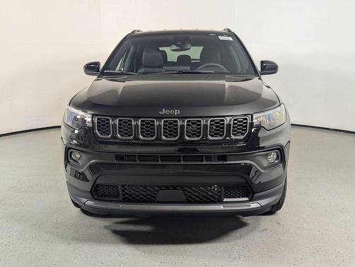 Diamond Black Crystal Pearlcoat 2026 Jeep Compass Latitude