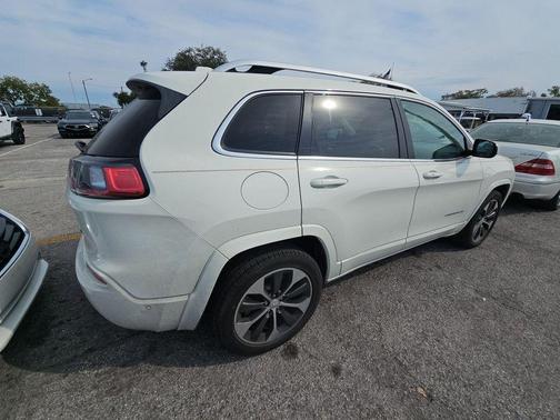 2019 Jeep Cherokee Overland