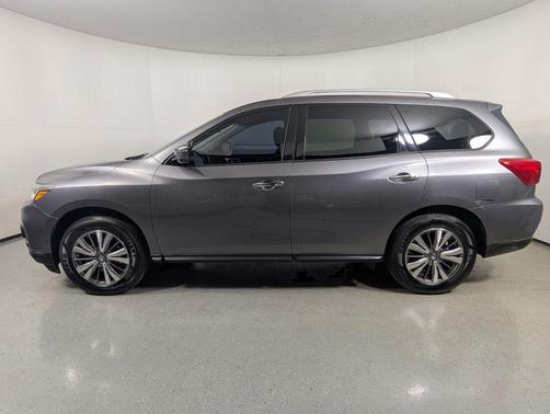 2019 Nissan Pathfinder SV
