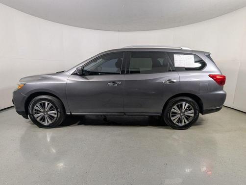 2019 Nissan Pathfinder SV