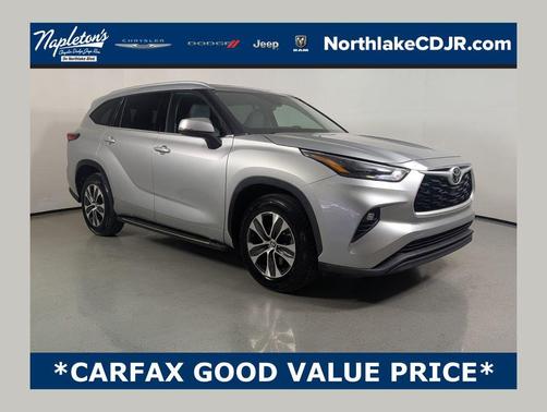 Celestial Silver Metallic 2022 Toyota Highlander XLE