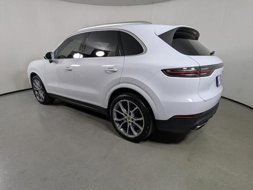 2022 Porsche Cayenne Base