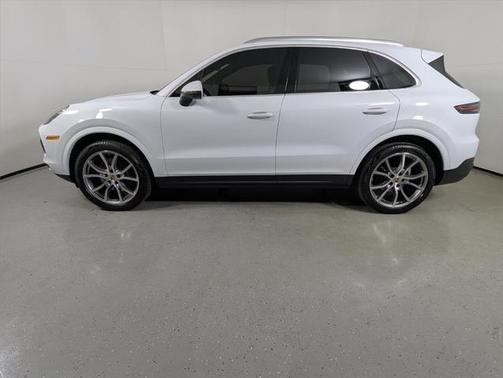 2022 Porsche Cayenne Base