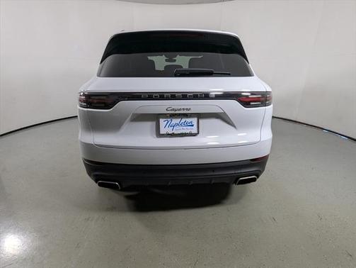 2022 Porsche Cayenne Base