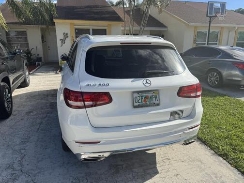 2016 Mercedes-Benz GLC 300 Base