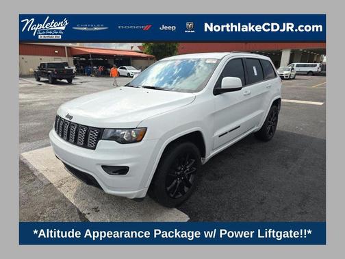 Bright White Clearcoat 2021 Jeep Grand Cherokee Laredo
