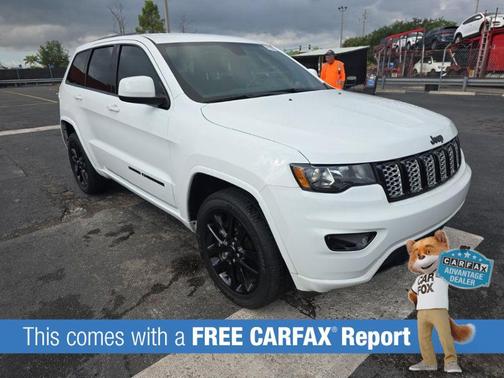 Bright White Clearcoat 2021 Jeep Grand Cherokee Laredo