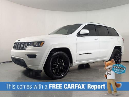 Bright White Clearcoat 2021 Jeep Grand Cherokee Laredo