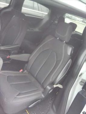 2022 Chrysler Pacifica Touring