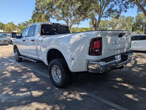 2025 RAM 3500 Tradesman Crew Cab 4x4 8' Box