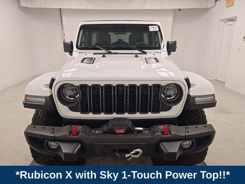 Bright White Clearcoat 2024 Jeep Wrangler Rubicon