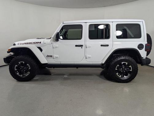 Bright White Clearcoat 2024 Jeep Wrangler Rubicon