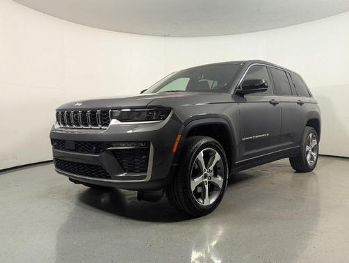 Baltic Gray Metallic Clearcoat 2026 Jeep Grand Cherokee Limited