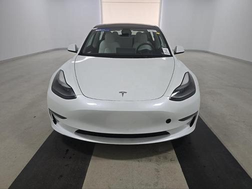 Pearl White Multi-Coat 2023 Tesla Model 3 Standard Range