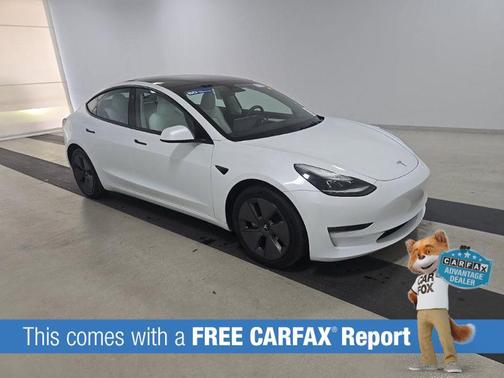 Pearl White Multi-Coat 2023 Tesla Model 3 Standard Range