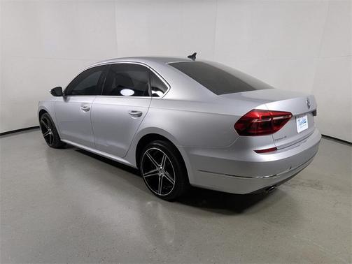 2018 Volkswagen Passat 2.0T SE