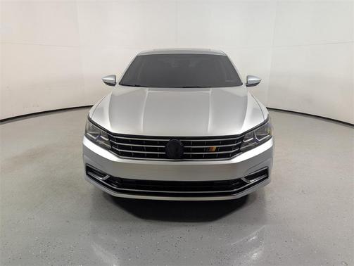 2018 Volkswagen Passat 2.0T SE