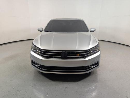 2018 Volkswagen Passat 2.0T SE