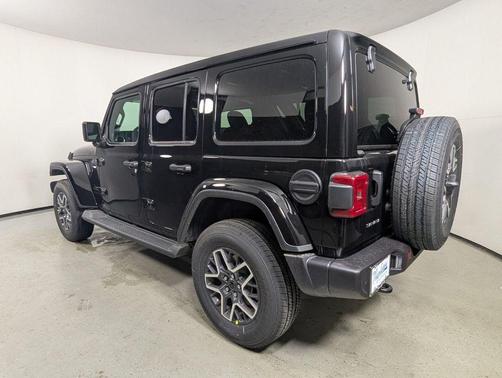 2026 Jeep Wrangler 4-Door Sahara 4x4