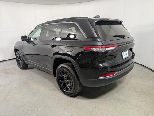 2026 Jeep Grand Cherokee Altitude